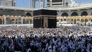 Nach mekka ist medina die zweitwichtigste heilige stadt des islam. Coronavirus Saudi Arabia Halts Travel To Holy Sites Of Mecca Medina