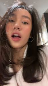 Roxy Lyons's Instagram, Twitter & Facebook