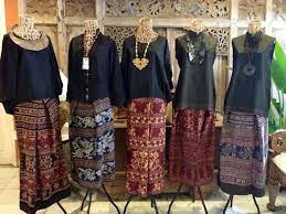 Sebaliknya, pakaian dapat melindungi lingkungan dari pemakai pakaian, seperti memakai masker. Kebaya Ala Bc Busana Batik Pakaian Wanita Model Pakaian