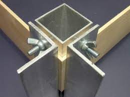 They are specially designed to keep two boards pinned together in order to help you keep that perfect corner. Homemade Corner Clamp Homemadetools Net