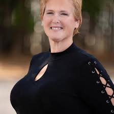 Looking for someone who could make cookies like this for a kid's birthday  party? If you could provide photos and pricing that would be wonderful!☺️