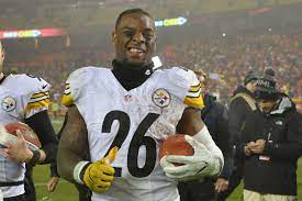 The pittsburgh steelers and le'veon bell have been staring each other down for three weeks and now it seems the steelers have finally blinked. Le Veon Bell Was Still Right To Reject The Steelers Money For The Jets Sbnation Com