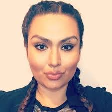 Vanessa Amos's Instagram, Twitter & Facebook