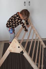 Pikler Dreieck Diy Kletterdreieck Fur Kinder Mit Bauanleitung Blog In 2020 Pikler Dreieck Kletterdreieck Haus Fur Kinder