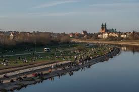 W pobliżu śremu warta wpływa w poznański przełom warty. Z Warty W Centrum Poznania Wyciagnieto Zwloki Mezczyzny Poznan Nasze Miasto