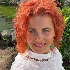 🎹 Hello, I am looking for a piano teacher that can provide beginners  lessons for an 8 year old, ideally where we can travel to. Any  recommendations please. Thank you! 🎵