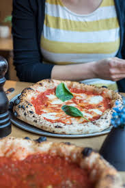Doch was macht die neapolitanische pizza so besonders? Die Beste Neapolitanische Pizza In Munchen 4 Tipps
