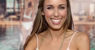 Annemarie carpendale is a german television host and singer. Annemarie Carpendale Das Ist Mal Ne Bombe Ihr Bikinifoto Begeistert Die Fans Bunte De