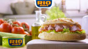 Uno di tali otturazioni possono servire nutriente e conveniente tonno in scatola. Panino Con Tonno Pomodoro E Maionese Youtube
