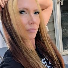 It's about that time... My Pivot Year! I'm now 108 grams heavier thanks to  my new doo! #gains💪 #newhairwhodis #hairextensions #pivotyear  #loveyourself #loveyourlife · Brianne Vought · Facebook