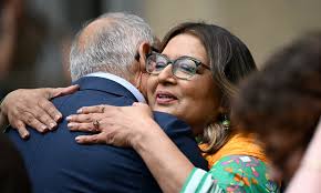 Court rules Hanson racially vilified Faruqi; Jennifer Lopez campaigns with  Kamala Harris; and a really, really,