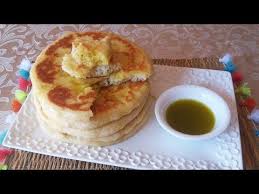 خبز في المقلاة خفيف و مهوي من الداخل أحسن من السفنج Youtube Eat Food Sweets