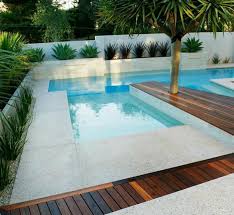 1001 Idees D Amenagement D Un Entourage De Piscine Amenagement Piscine Piscine Et Jardin Et Deco Piscine