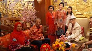Low yat group chairman tan sri low yow chuan passed away today, according to a family member. Yb Tan Sri Muhyiddin Hj Mohd Yassin Dan Muhyiddin Yassin Facebook