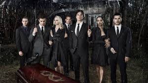 In der zwischenzeit kommt ein fremder nach mystic falls und geht den ursachen der gasexplosion auf den grund. Vampire Diaries Staffel 9 Erscheinungsdatum Und Details Zur Besetzung Serien De