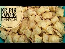 Tuang ke dalam sebuah wadah berisikan kacang koro. Resep Kripik Bawang Renyah Youtube