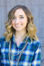 Ariana Henderson's Instagram, Twitter & Facebook