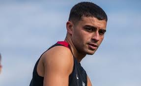 Gary Linker's Instagram, Twitter & Facebook