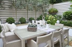 Kleiner Garten Gestaltung Und Ideen Im Shabby Look Kleiner Hof Garten Kleiner Garten Garten