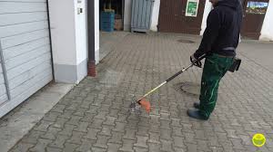 Stihl Kma130 Akku Kombigerat Mit Tiger Fugenburste Beim Stihl Testtag Im Einsatz Youtube