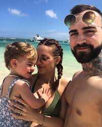 Bonne fête à ma merveilleuse épouse @florence.gig et à la meilleure maman  qui soit. ❤️