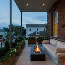 Ask this old house landscape designer jenn nawada installs a bluestone patio with a reclaimed granite fire pit. 75 Beautiful Contemporary Balcony With A Fire Pit Pictures Ideas July 2021 Houzz