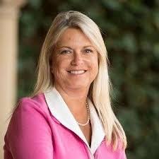 Lisa Lapin's Instagram, Twitter & Facebook