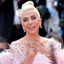 19 Small Wedding Ideas For A Perfectly Intimate Celebration Pink Engagement Ring Lady Gaga Pictures Lady Gaga Ring