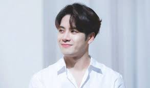 Jackson wang recreates 'leave me loving you' music video for his first performance on the late late show with james corden · popular musician . Got7 Jackson Freaks Out James Corden After Eating This Kpopmap