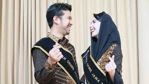 Arumi bachsin was born on february 19 1994, in jakarta, to rudi bachsin and maria lilian pesch. Der Haushalt Fuhlt Sich Langweilig An Arumi Bachsin Ist Ein Zeichen Dafur Dass Ihr Ehemann Polygamie Will Nach Welt