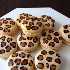 Pin By Avocado Jo On Macaron Safari Cakes Animal Print Cake Jungle Safari Cake