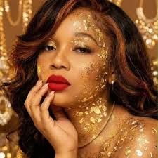 Fatima's black hair.... I miss the blond!