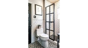 Que vous soyez meuble en bois ou meuble blanc ? 24 Petites Salles De Bains Qui Ont Tout D Une Grande