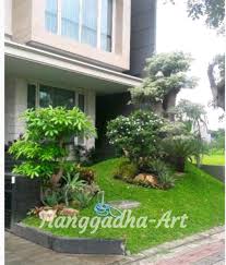 Ternyata, cara membuat taman depan rumah nggak harus selalu di halaman terbuka. Cara Mudah Membuat Taman Depan Rumah