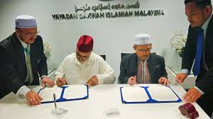 Kesatuan umat (wihdatul ummah) inilah hikmah terbesar dalam seluruh rangkaian ibadah haji, di mana jamaah dari seluruh dunia larut dalam satu lewat perhelatan akbar haji kaum muslimin sedunia, allah mengingatkan bahwa sesungguhnya umat islam di seluruh dunia adalah umat yang satu. Yadim Kesatuan Ulama Islam Sedunia Tandatangani Perjanjian Yayasan Dakwah Islamiah Malaysia