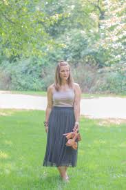 Cute Black And Brown Outfits A Black And Brown Outfit Is Perfect For Fall Style Or Also End Of Summer Outfits The Bonus A Pretty Black Pleated Fashion Beautiful Outfits Beautiful Fashion