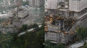Sebahagian struktur sebuah kondominium yang masih dalam pembinaan di taman desa coalition, berhampiran jalan klang lama, runtuh. Tamandesacoalition Twitter Search