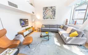 Salon marocain moderne salon séjour marocain 2018 الصالون المغربي salon marocain design gris dar lemaalem décor pinterest un très beau salon marocain moderne gris bleu turquois par l salon marocain gris blanc has many pictures and they will inspire you about maisons et interieur. Deco Salon Gris Nos Idees De Decoration Tendance Pour Votre Sejour