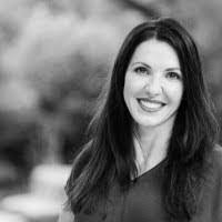 Dana Tomlin's Instagram, Twitter & Facebook