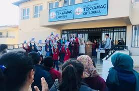 Tekyamac Okulunda Ogretmenler Gunu Gorkemli Bir Sekilde Kutlandi Okul Sinif Ogretmenler