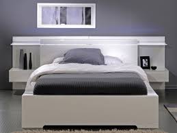 witte moderne hoofdeinde met legplankjes geintegreerde lades en led verlichting past goed bij het best grey and white room headboard storage white headboard