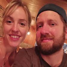 Why does the air conditioning in a 2000 v10 cut off between 40mph and 60mph?