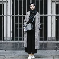 Model outfit ala selebgram ini biasanya banyak diburu kalangan remaja. Intip Gaya Santai 4 Selebgram Hijab Ternama Dan 10 Rekomendasi Baju Kasual Yang Bisa Membuat Tampilanmu Makin Trendi 2019