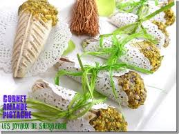 Cornets Aux Amandes Et Pistaches Gateaux Algeriens Les Joyaux De Sherazade Recette Gateau Algerien Recette De Cuisine Marocaine Amande