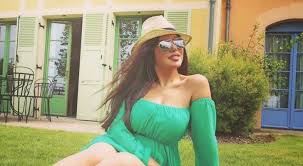 حليمة بولند تثير الجدل بفستانها الضيق وصدرها المنتفخ هل أجرت عملية تجميل جديدة صور Women Women S Top Fashion