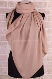 Medine Ipegi Sal Medine Ipegi Olarak Bilinen Kaliteli Krep Kumas Kenarlari Italyan Dikisli 140x140 Cm Olculerinde Moda Stilleri Sal Esarp