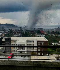 Club Emergencias Décima Región | #PuertoVaras Imagen del tornado en Puerto  Varas | Instagram