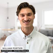 Propriétaires de Montréal et de la Rive Sud! 👋 Mon nom est William Fortier  et je suis le fier propriétaire de Peintres Premium! J'ai aidé plus de 500  clients à transformer leur