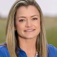 Karen Spruell's Instagram, Twitter & Facebook