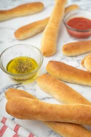 So if you and one person go out to eat at the og, the server will bring 3 breadsticks. Soft Garlic Olive Garden Breadsticks Recipe Copycat